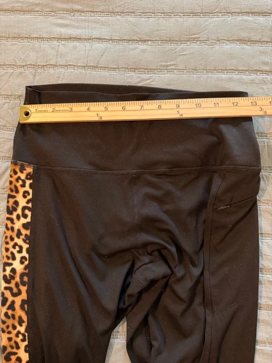 PINK Victoria's Secret Black Ultimate Leggings with Leopard Trim Size Medium - Picture 4 of 9